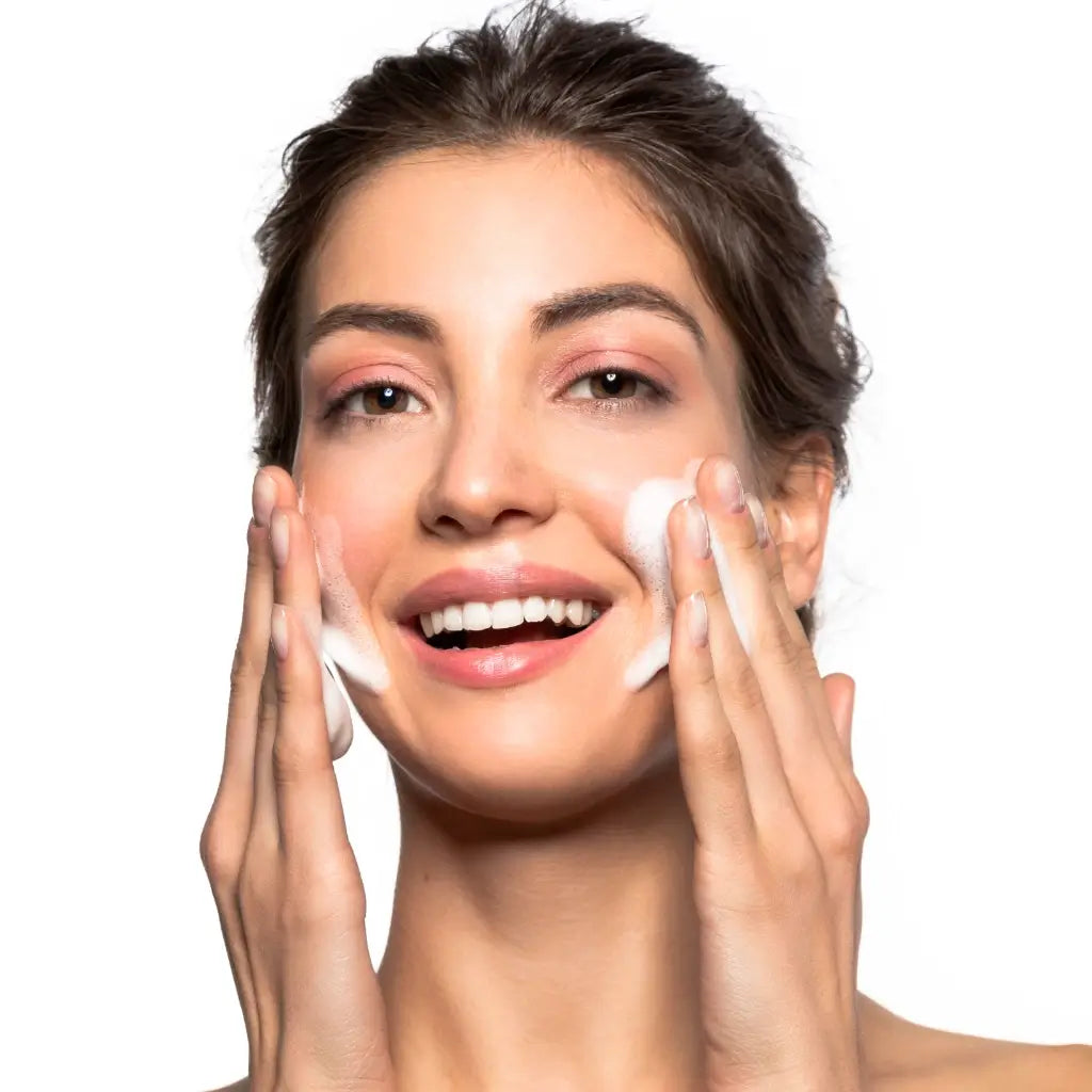 Buy Foam Makeup Remover Online (60 ml) - Colors Queen